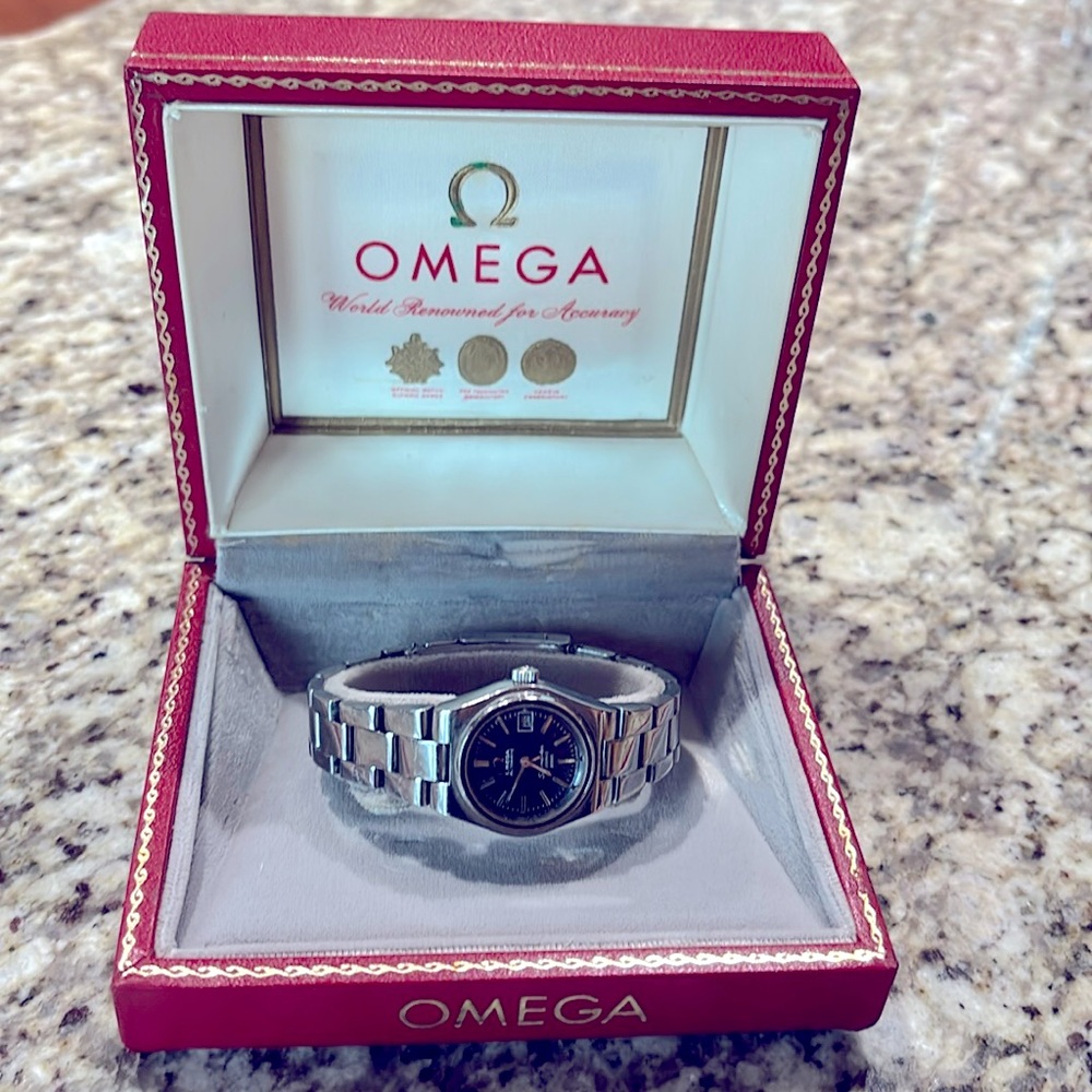 Women's OMEGA SEAMASTER
AUTOMATIC watch 💥💥💥